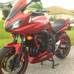 07 FZ6 in RED