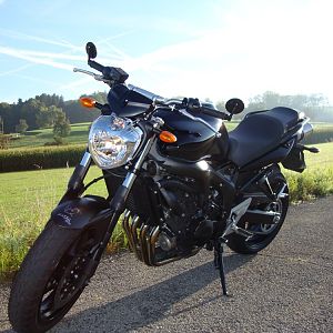 Yamaha FZ6 S2 Naked (Custom)