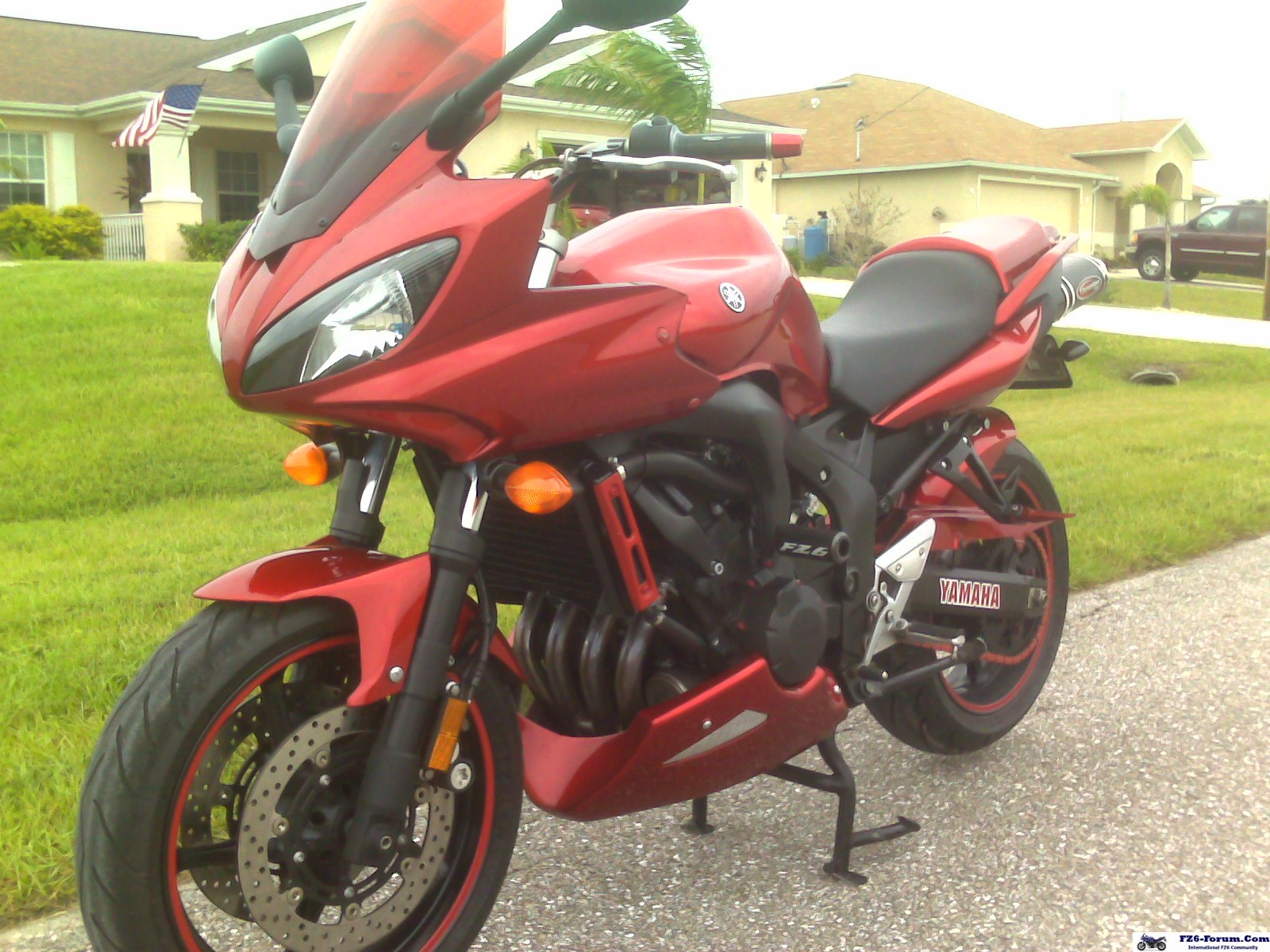 07 FZ6 in RED
