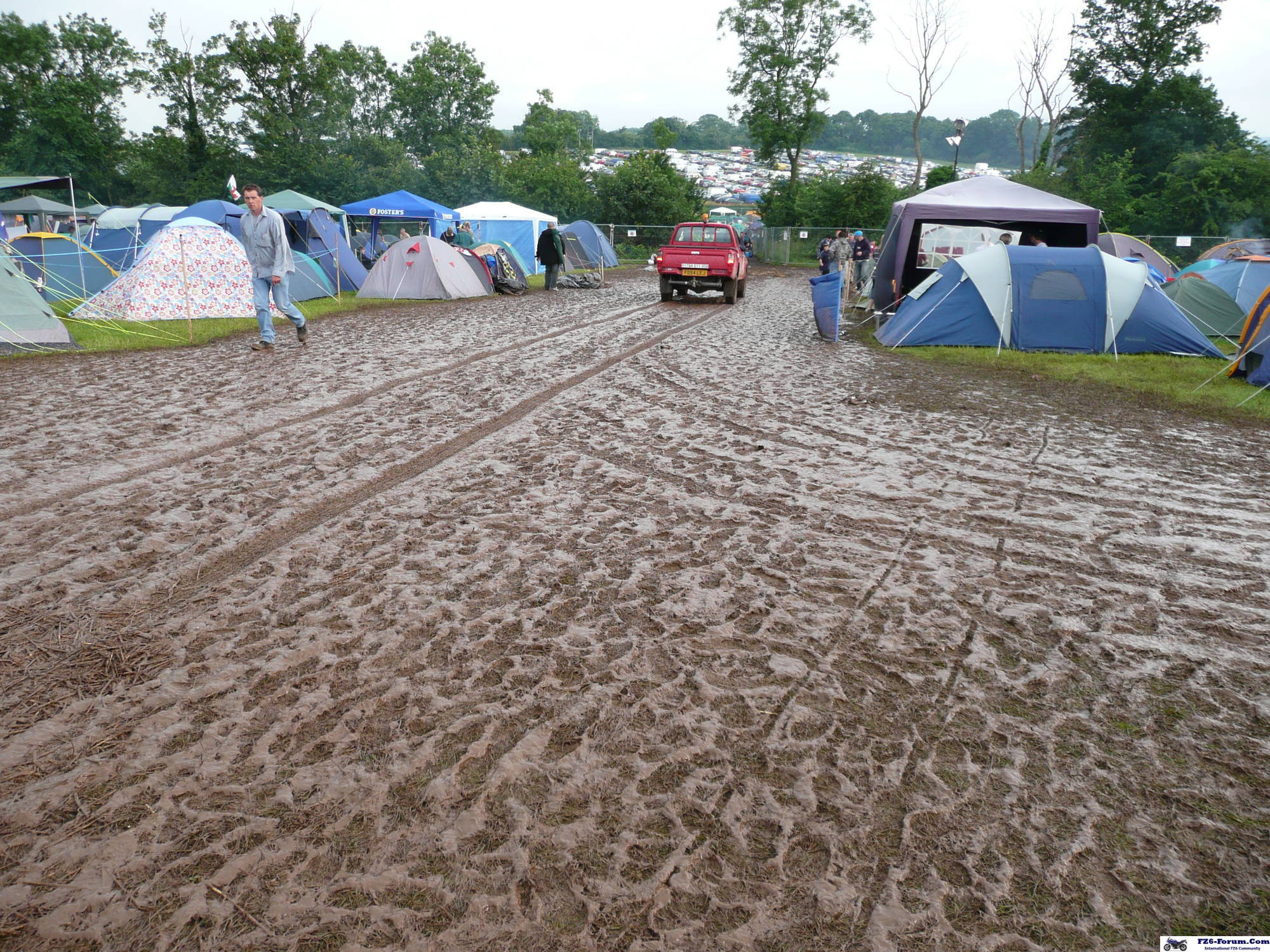 campsite mud donnington park 07