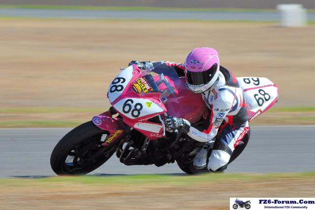 FZ6 Cup - Amy Omara on what is now my bike! :)