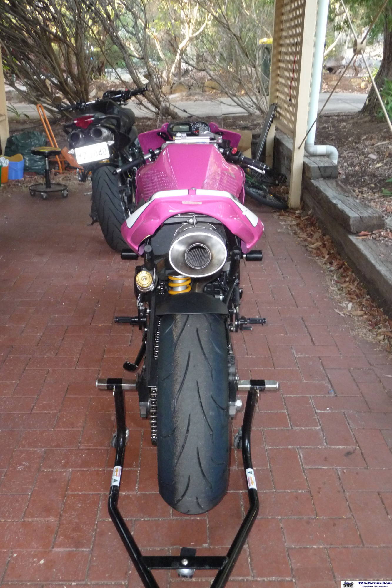 my fz6 cup race bike