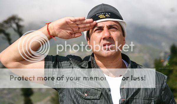 11965-sunny-deol-giving-salute-to-indian-army.jpg