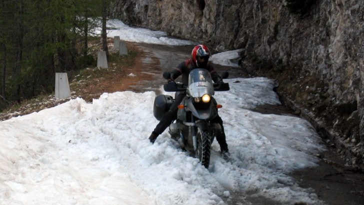 riding-a-bike-in-the-winter-pros-and-cons-54696-7.jpg